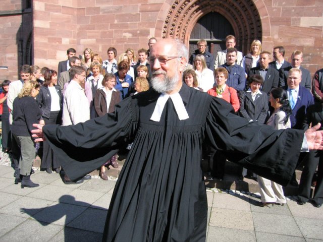 Pastor Wolfgang Teicke bei der Arbeit
